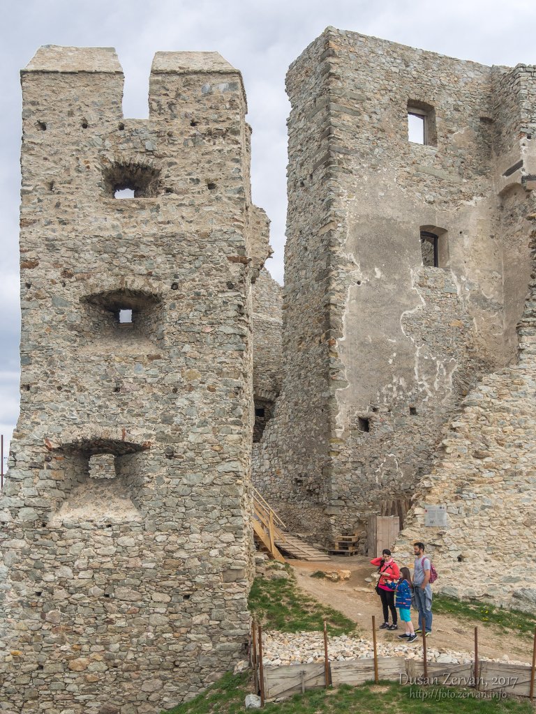 hrad Hrušov, 2017